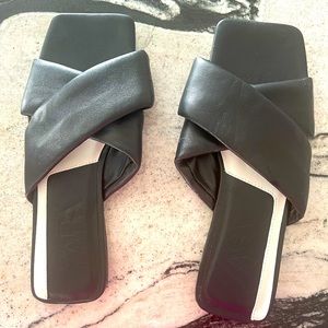 Zara Slides